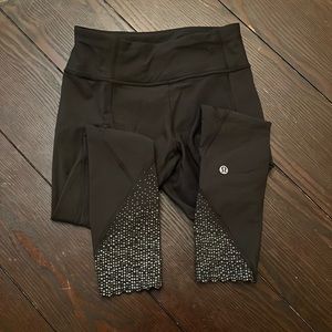 Lulu lemon reflexive leggings, size 4 fits like extra small